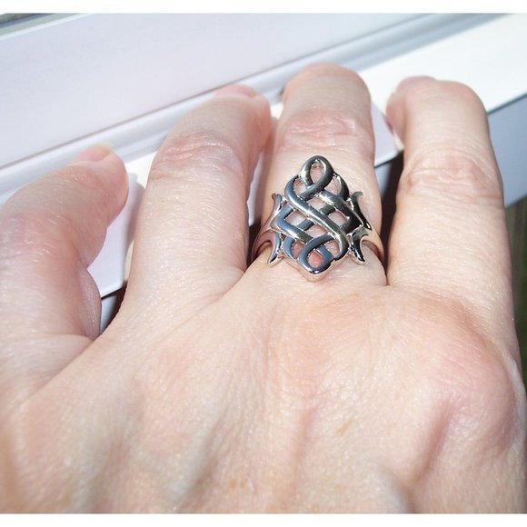 925 STERLING SILVER Large Celtic Irish Endless Knot Ring - Picture 4 of 16